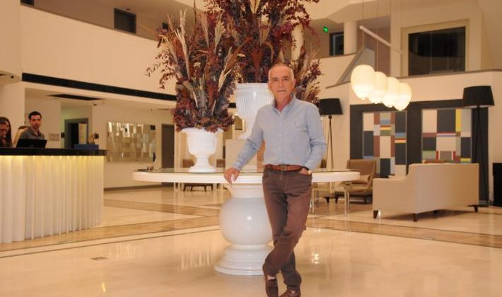 Duayen turizmci Sami Türkay, Sisus Marina Otel ile yeniden Çeşme’de