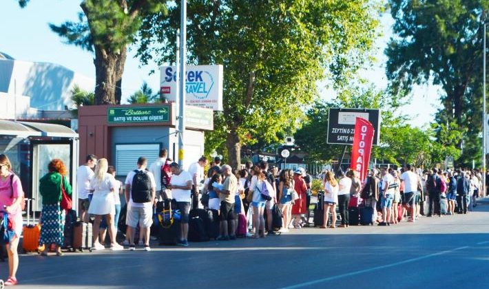 ‘Kapıda vize’ ile kapıda kaldılar… Yüzlerce insan Yunan adalarına alınmadı