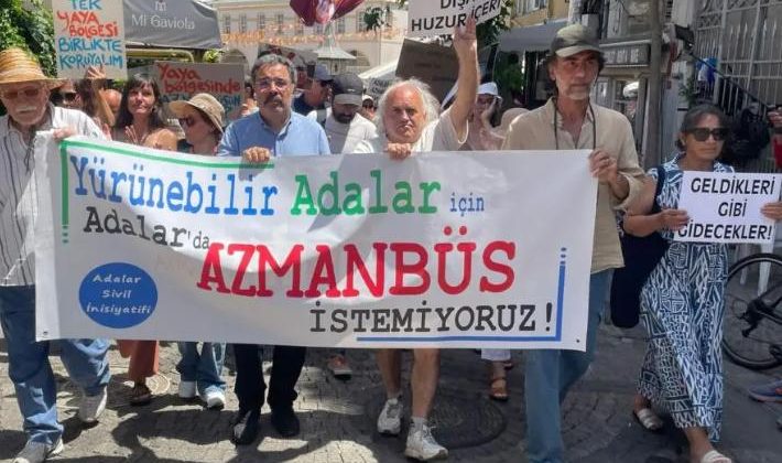 Fazla turizme karşı ilk onlar bayrak açtı… Adalılar ne istiyor?
