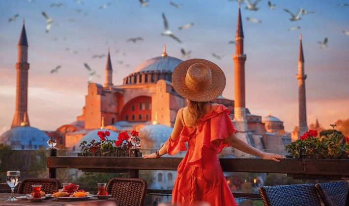 Bakanlığa göre, İstanbul tüm yılların turist rekorunu kırdı     
