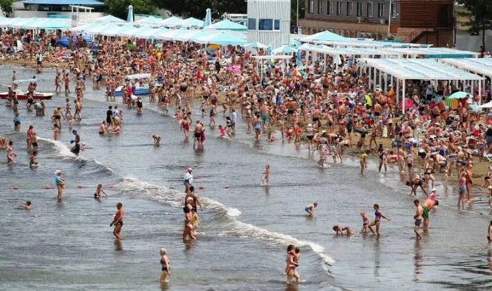 Soçi’de turistler isyanda… Tuvalet pahalı, denizi kullanıyoruz