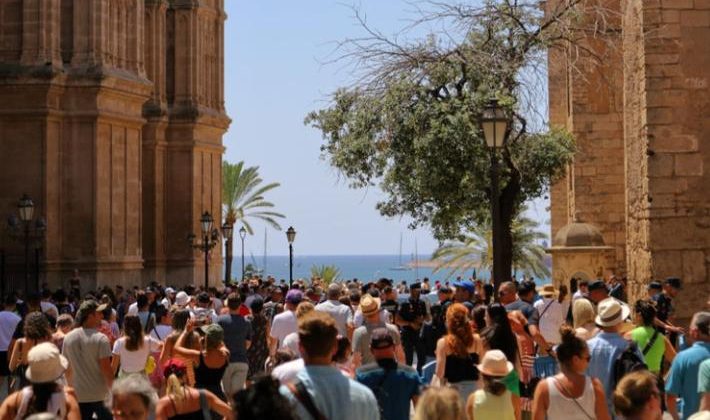 The Times yazdı: Turizm öfkesi Avrupa’yı kasıp kavuruyor