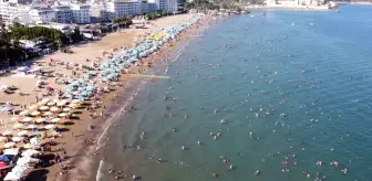Mersin’in Kızkalesi’nde Tatilcilerin Yoğunluğu Dikkat Çekiyor