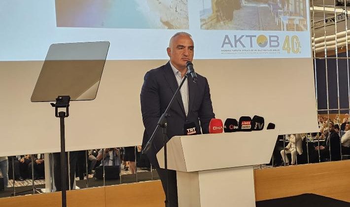 Ersoy: Turizmde rekorlar kırıyorsak, bunu sizinle başarıyoruz