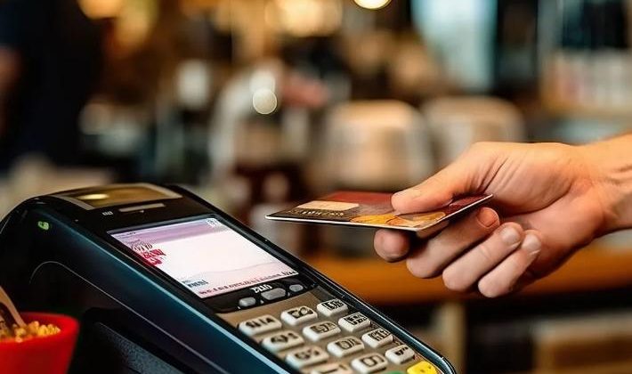 Yabancı turistler kartla alışverişi kesti