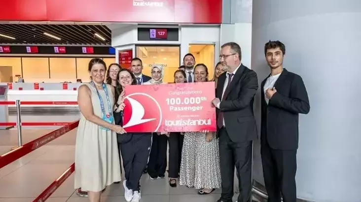 THY’nin Touristanbul Projesi 100 Bininci Yolcusunu Ağırladı