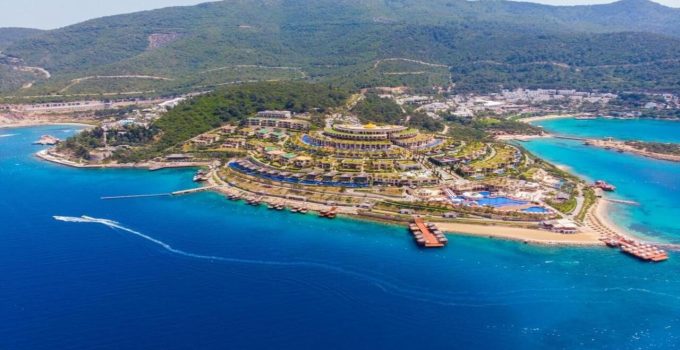 Bodrum’un milyon dolarlık oteli belediye tarafından mühürlendi