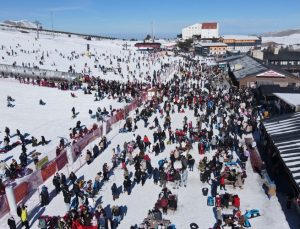 Erciyes’te Sömestr ve Hafta Sonu Yoğunluğu: Pistler Dolup Taştı