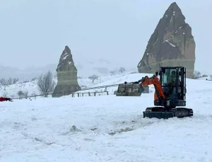 Kapadokya’da Ekstrem Spor Tutkunlarından 360 Derece Kayak Deneyimi