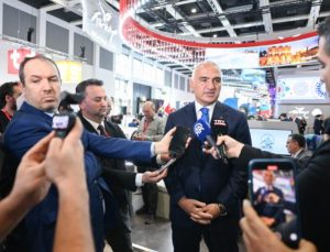Bakan Ersoy ITB’de açıkladı… Türkiye turizmde yoluna rekorlarla devam ediyor