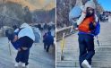 Turist rehberi turistleri kucağında taşıyarak ayda 240 Bin TL kazanıyor