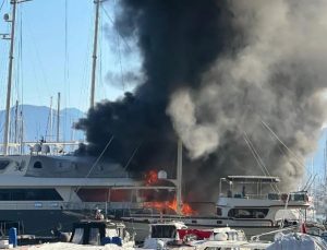 Turizm cennetindeki yat ve tekneler alevlere teslim
