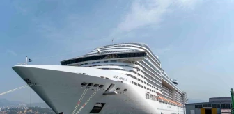 MSC Divina İzmir Limanı’na demirledi