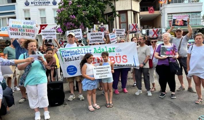 Adalar Sivil İnisiyatifi, İETT’nin adalara minibüs kararına protesto