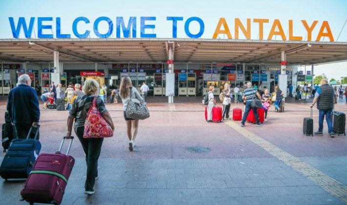 Antalya’da 10 milyon turist rekoru: Günlük 88 bin turist