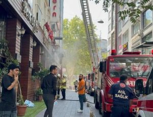 Fatih’te otel yangını… Mahsur kalan 6 kişi kurtarıldı