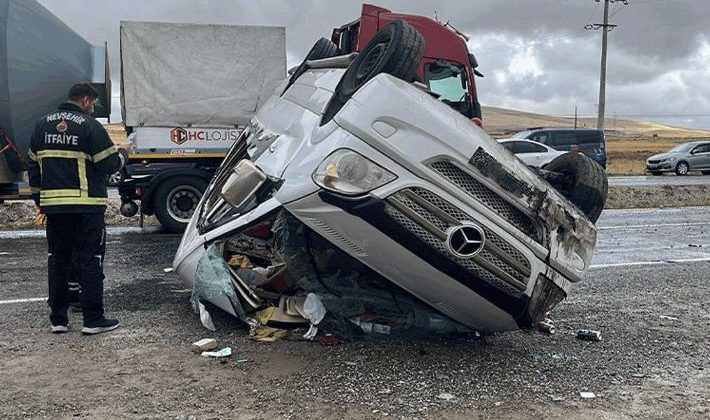 Nevşehir’de turist minibüsü takla attı… 18 yaralı