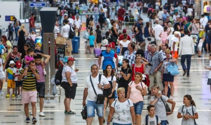 Türkiye’ye 8 ayda ne kadar yabancı turist geldi?