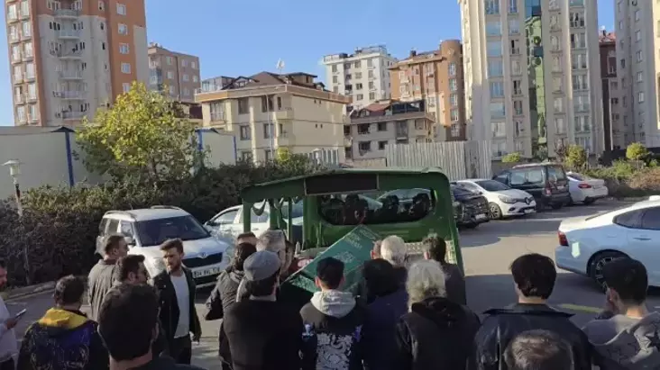 Ünlü Oyuncu Tekin Temel Kalp Krizi Nedeniyle Hayatını Kaybetti