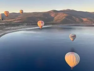 Salda Gölü’nde Sıcak Hava Balonları İle Turizm Şöleni