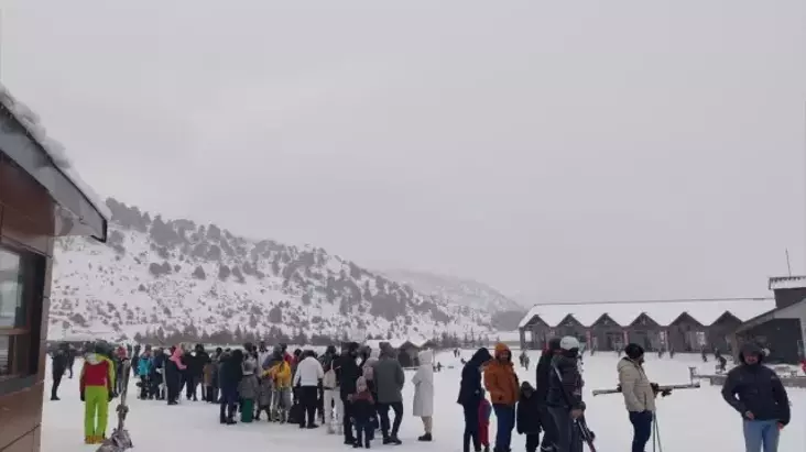 Davraz Kayak Merkezi Sezon Açılışında 18 Bin Ziyaretçi Ağırladı