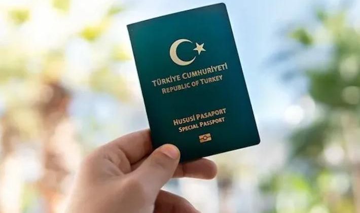 Yeşil pasaportlara ‘ön vize şartı geliyor’ iddiasına açıklama… Türkiye etkilenmeyecek