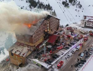 Otel yangını komisyonunda kimler yer alıyor?