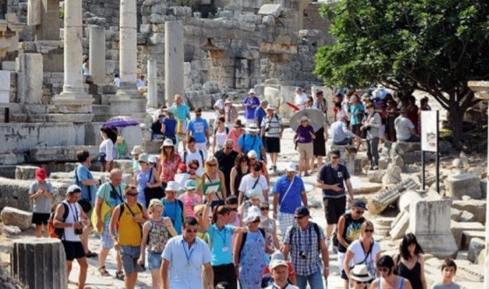 Son üç yılın rekoru… İzmir’e gelen turist sayısı yüzde 25 arttı
