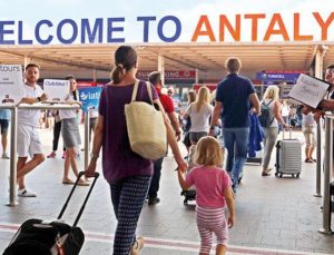 Antalya’ya gelen yabancı ziyaretçi sayısı azaldı