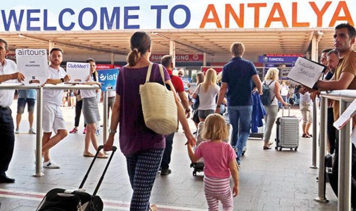 Antalya’ya gelen yabancı ziyaretçi sayısı azaldı