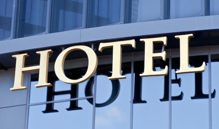 Otel rezervasyonuna ‘erkek fazla’ iptali! Otele para cezası verildi