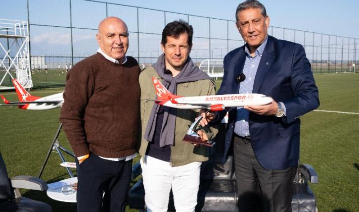 Corendon Airlines, “Corendon Sport Talks” YouTube programında efsaneleri buluşturuyor
