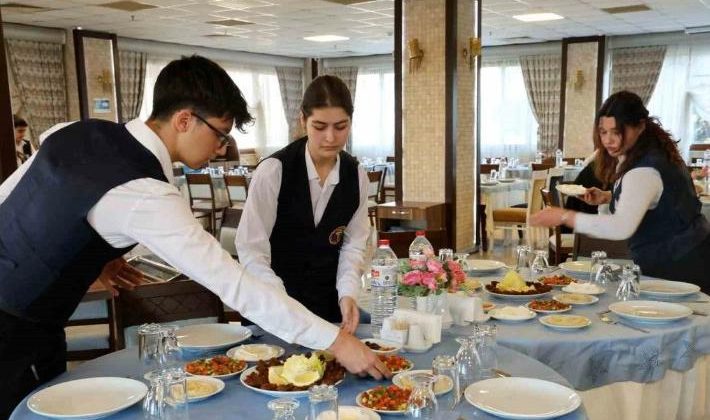 Bu otel, turizm sektörünün ara eleman sorununu çözüyor