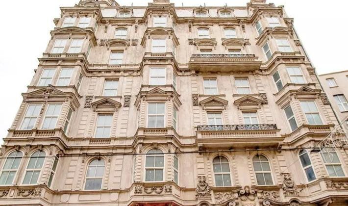 Otel işletmecisi ikiz şirketlere 1 yıl süre