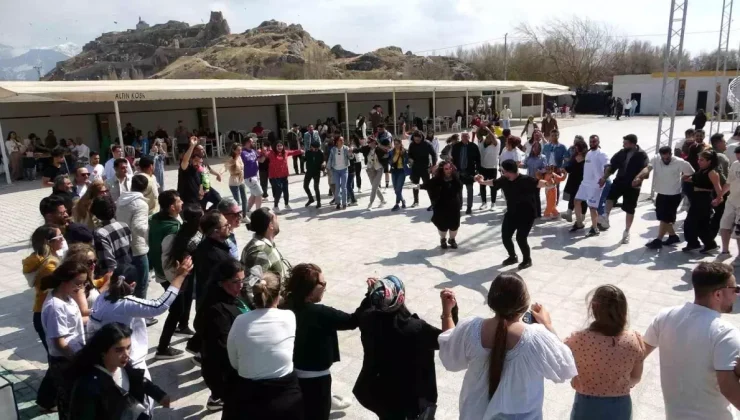 İranlı Turistler Nevruz Bayramı’nı Van’da Kutluyor