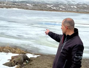 Çıldır Gölü’nde Buzlar Çözülmeye Başladı
