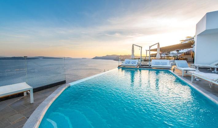 Santorini ve Mikonos’ta 120 otel satışa çıkarıldı