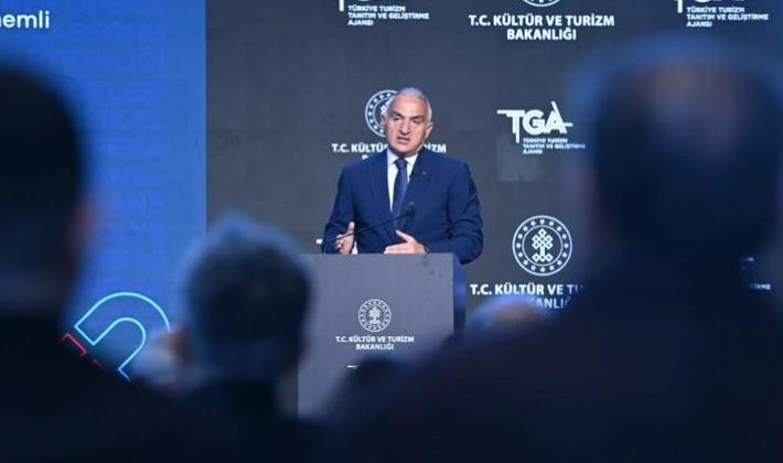 Bakan Ersoy ilk çeyrek verilerini açıkladı… Turizmde tüm zamanların rekoru