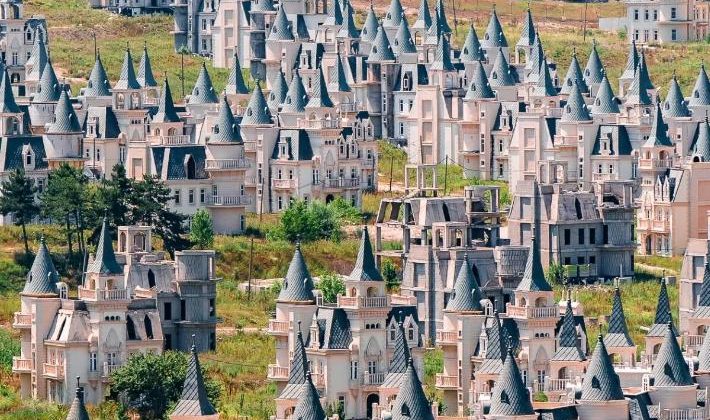 Türkiye’nin en lüks tatil köylerinden biri olacaktı…. Burj Al Babas’ta 67 Milyon Dolarlık dolandırıcılık
