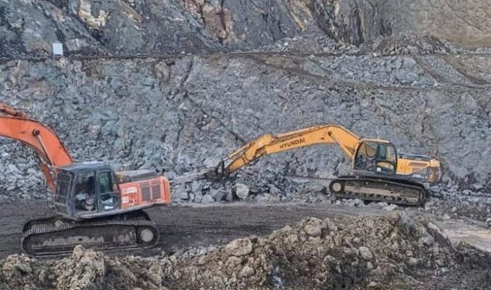 Uzmanlar ‘Felaket kaçınılmaz’ diyor… Heyelan bölgesinde otel inşaatı