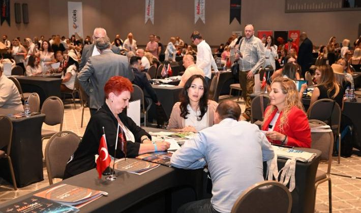 450 acente yetkilisi Kemer’de buluştu