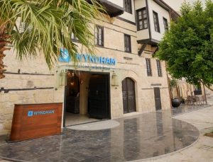 Tarsus’un ilk uluslararası markalı oteli hizmete girdi