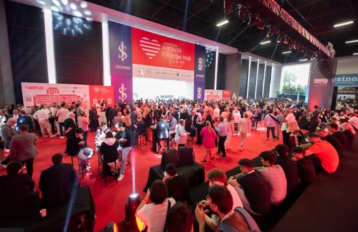 Antalya'nın Turizm Fuarı, kendi rekorunu geçti.