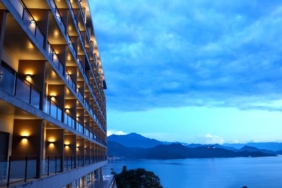 Yönetmelik güncellendi... Otelde konaklama zorunluluğu getirildi.